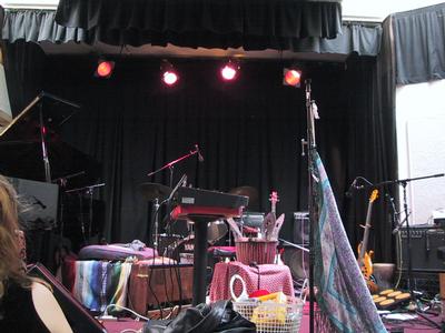 The stage, waiting for Cyoakha