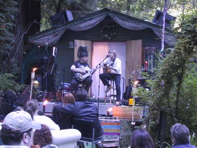Phil and Bill sing...