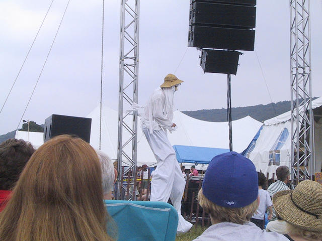 The Stilt Guy grooving
