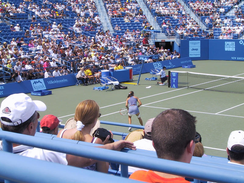 Amelie Mauresmo returns