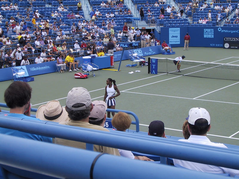 Venus Williams warming up