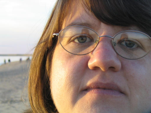 Don't look at me, look at the reflection of woj in my glasses